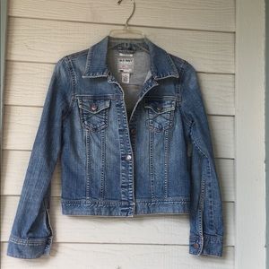 OLD NAVY ladies denim jacket. Size XS (0 thru 2) petite